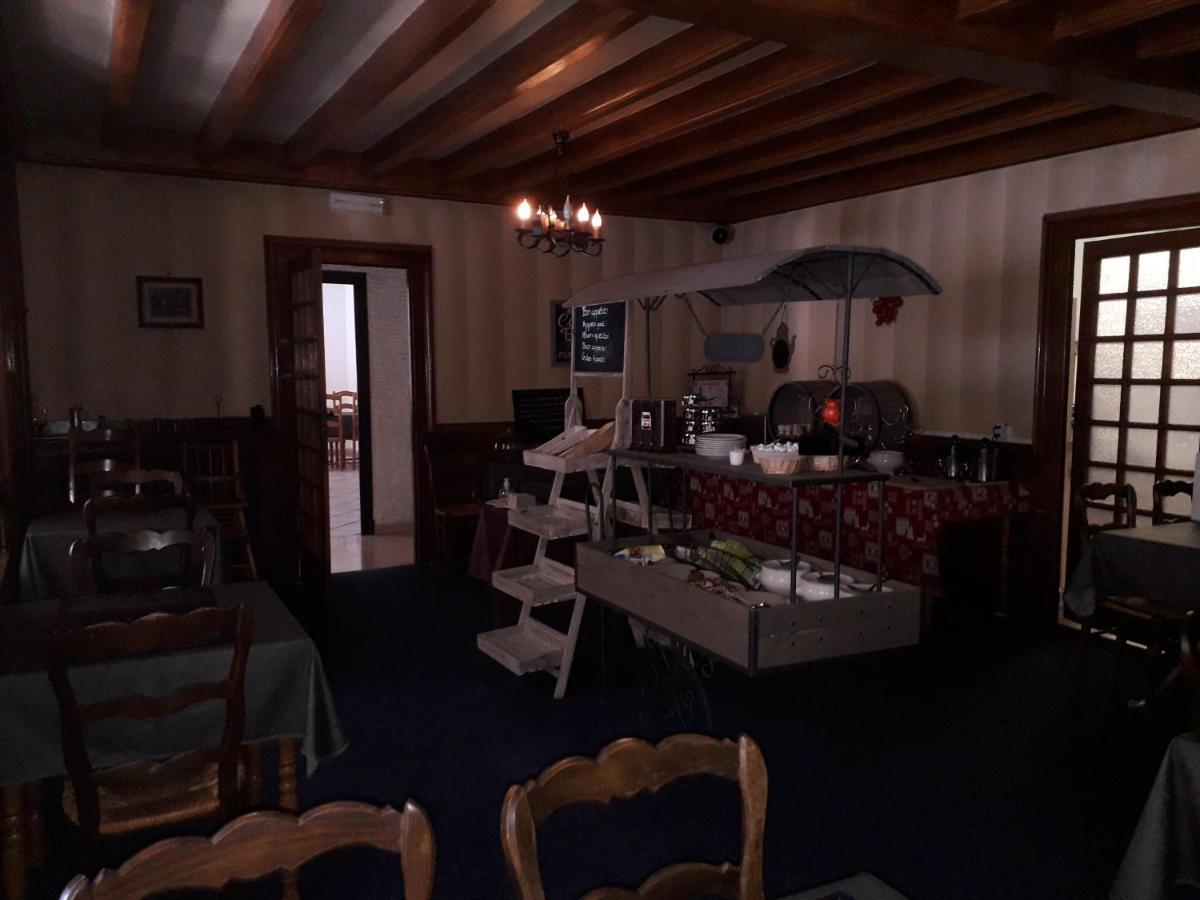 Hotel Restaurant Le Traineau Clelles Bagian luar foto