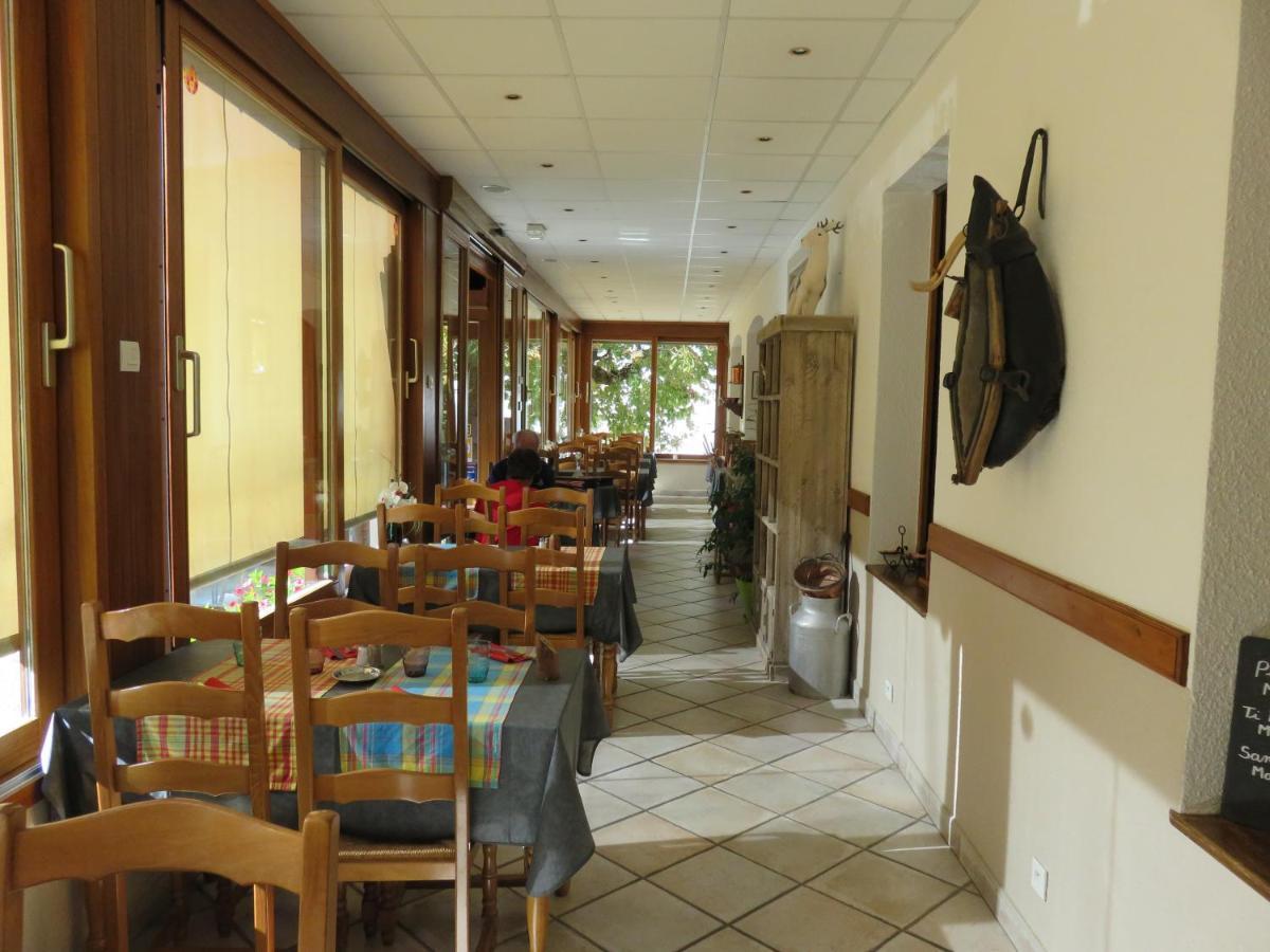 Hotel Restaurant Le Traineau Clelles Bagian luar foto