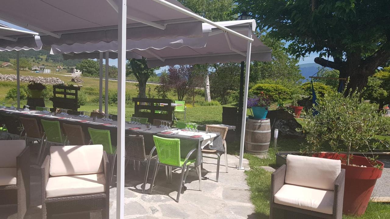 Hotel Restaurant Le Traineau Clelles Bagian luar foto